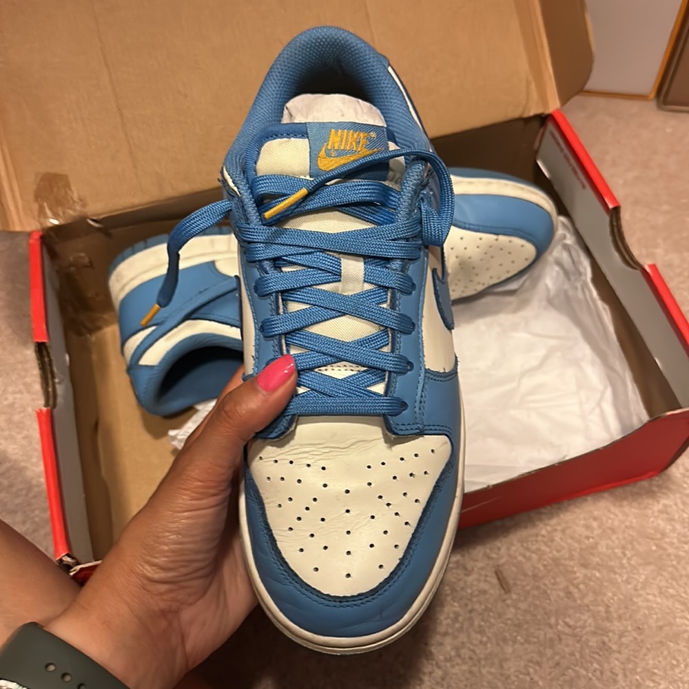Nike women’s dunk UCLA GOLD COAST size 9.5 or 8 men - Picture 2 of 5